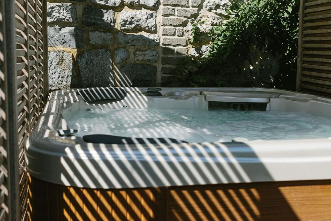 B&B L'Echappee Belle Welness Spa Et Table D'Hotes Falaën Exteriör bild